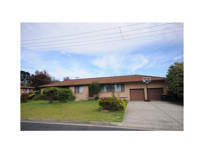 4 Janice Crescent, Moss Vale NSW 2577