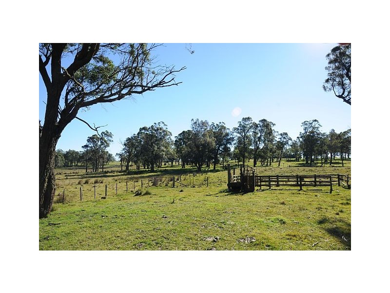 5820 Illawarra Highway, Avoca NSW 2577