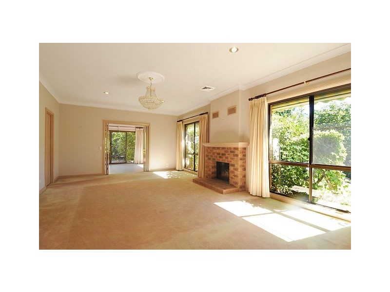 17 Nari Circuit, Moss Vale NSW 2577