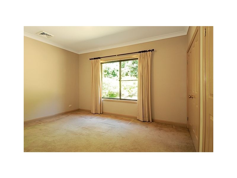 17 Nari Circuit, Moss Vale NSW 2577