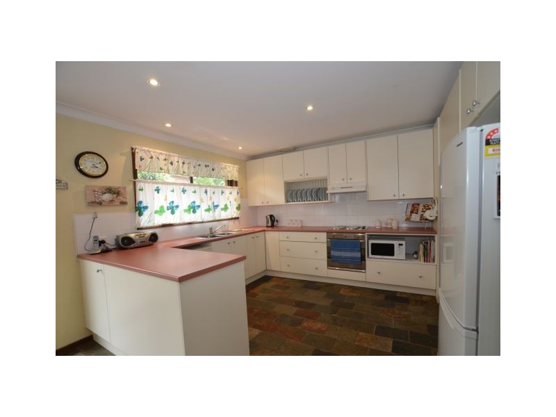 4 Elm Street, Colo Vale NSW 2575