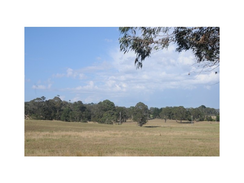 280 Walkers Road, Avoca NSW 2577