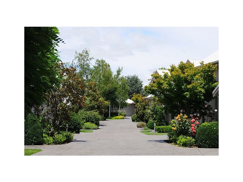 2/37-39 Ascot Road, Bowral NSW 2576