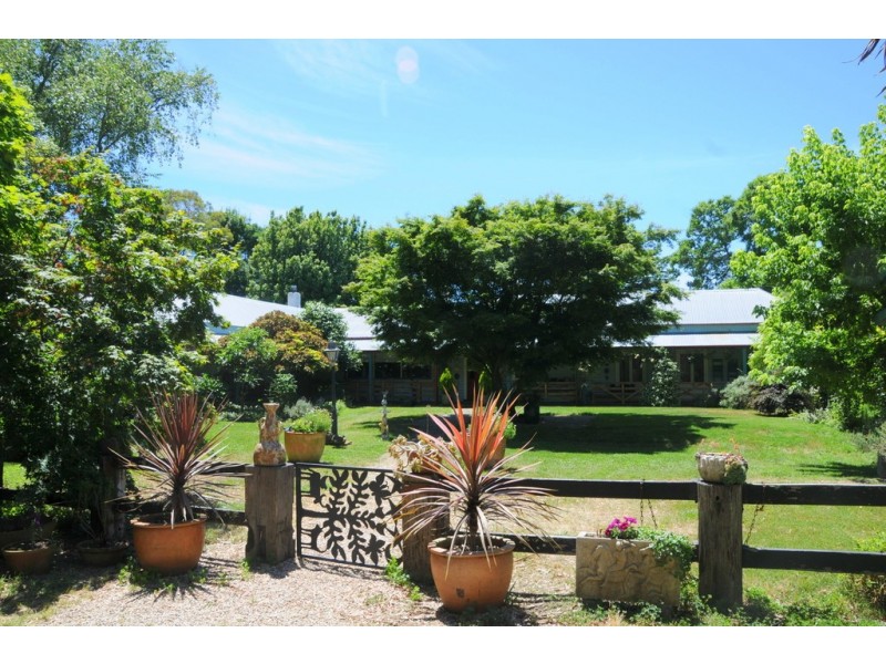 280 Walkers Road, Avoca NSW 2577