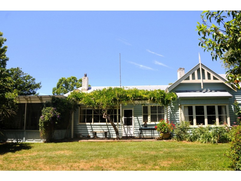 280 Walkers Road, Avoca NSW 2577