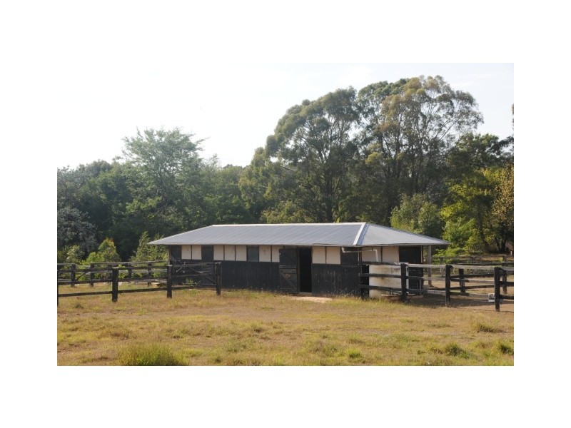 280 Walkers Road, Avoca NSW 2577