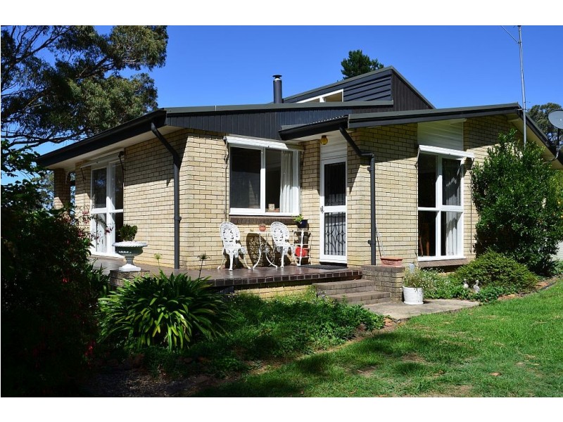 84 Newbury Drive, Penrose NSW 2579