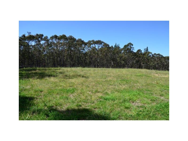 84 Newbury Drive, Penrose NSW 2579