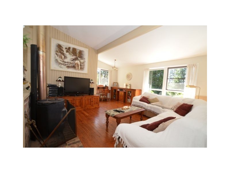 84 Newbury Drive, Penrose NSW 2579