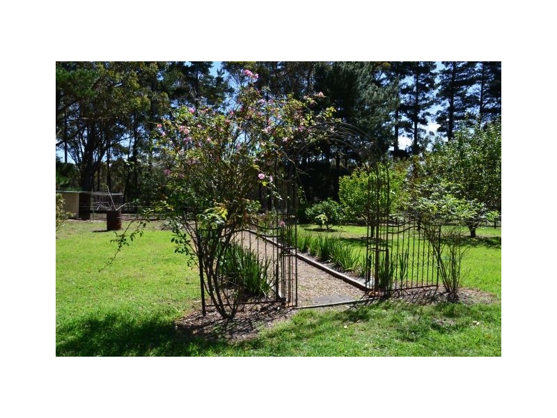 84 Newbury Drive, Penrose NSW 2579