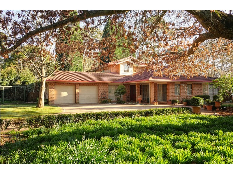 4 Hurlingham Avenue, Burradoo NSW 2576