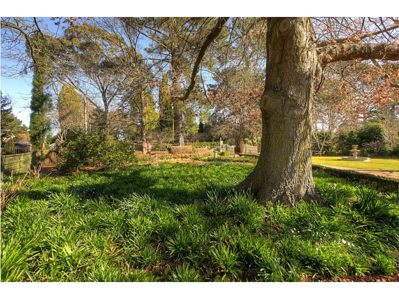 4 Hurlingham Avenue, Burradoo NSW 2576