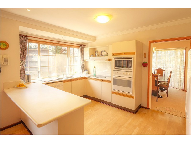 4 Hurlingham Avenue, Burradoo NSW 2576