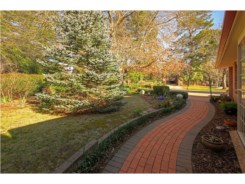 4 Hurlingham Avenue, Burradoo NSW 2576