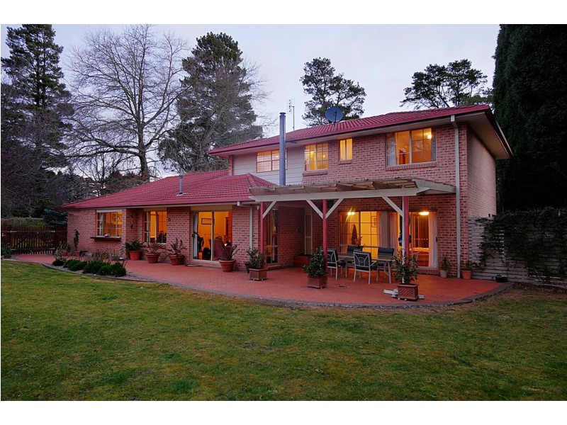 4 Hurlingham Avenue, Burradoo NSW 2576