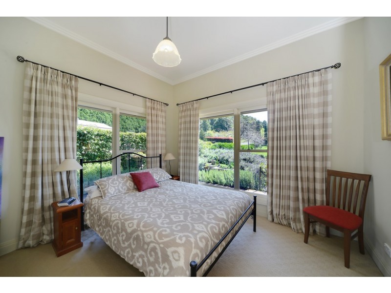 57 Charlotte Street, Robertson NSW 2577