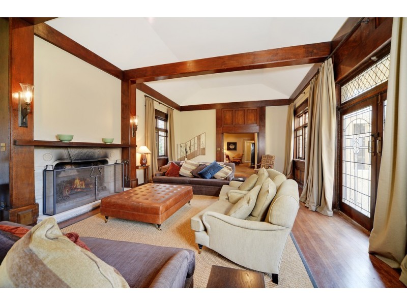 10 Railway Parade, Burradoo NSW 2576