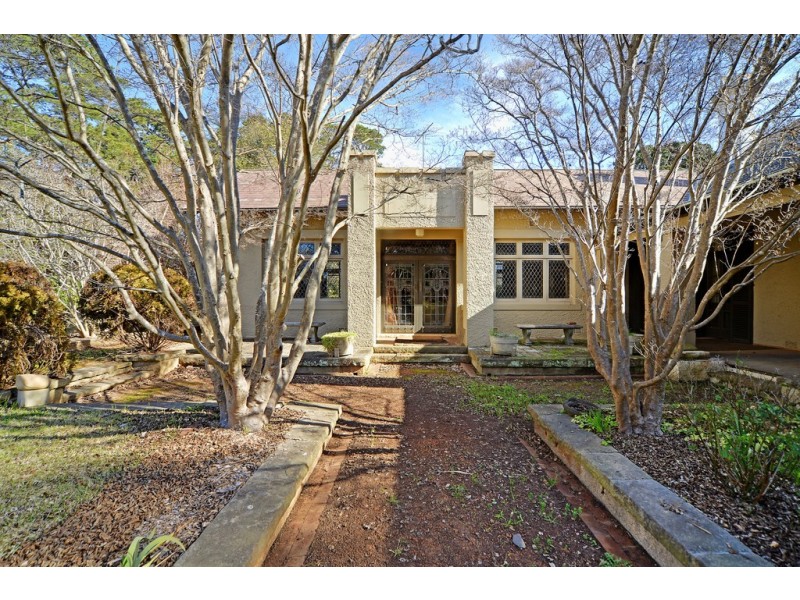 10 Railway Parade, Burradoo NSW 2576