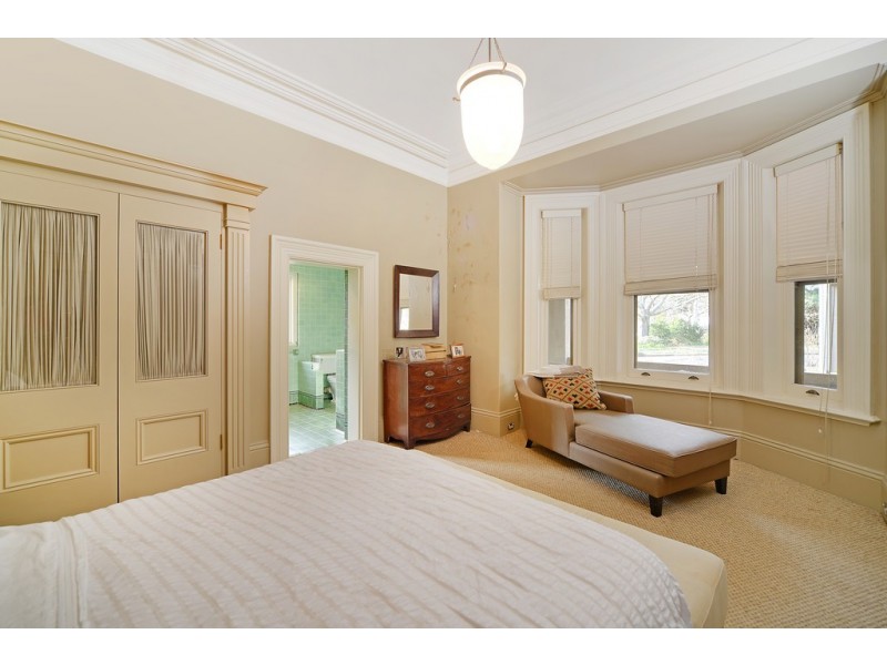 10 Railway Parade, Burradoo NSW 2576