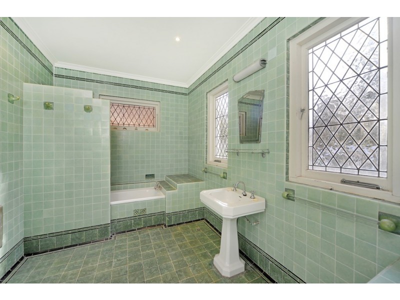 10 Railway Parade, Burradoo NSW 2576