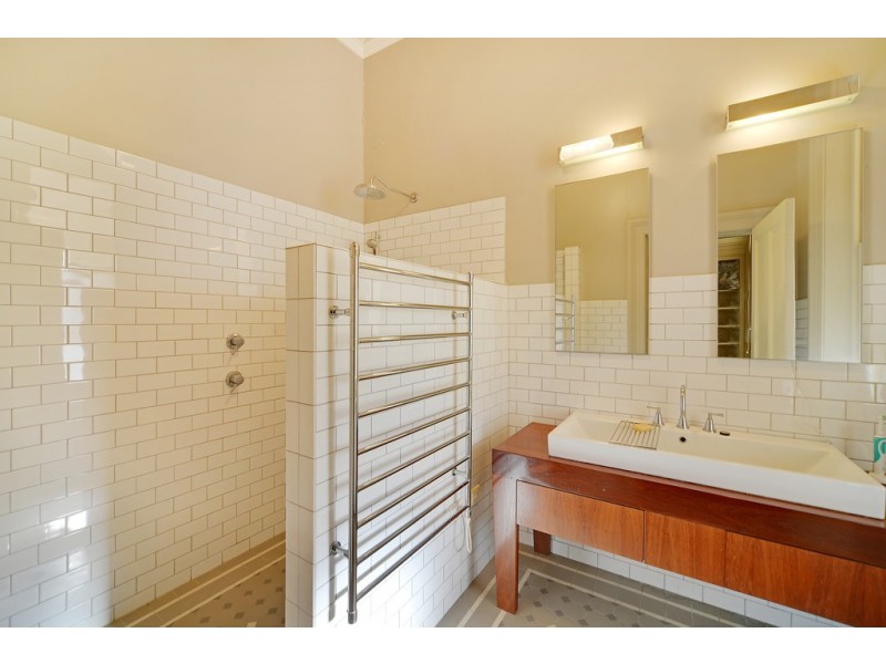 10 Railway Parade, Burradoo NSW 2576