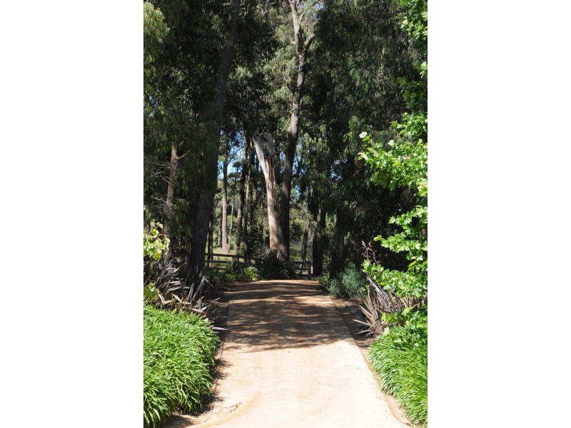 176 Kia Ora Lane, Kangaloon NSW 2576