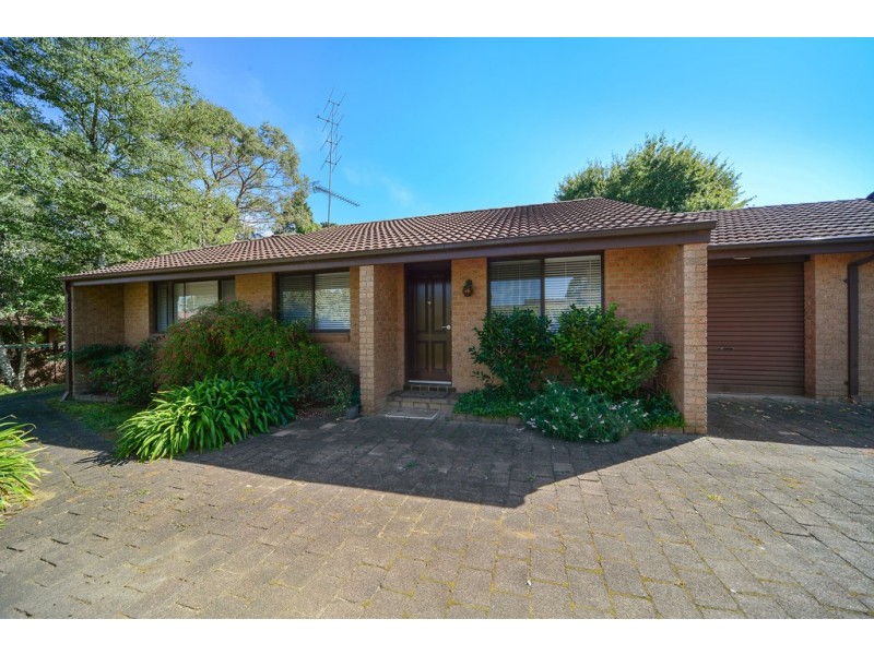 2/17 Charlton Close, Bowral NSW 2576