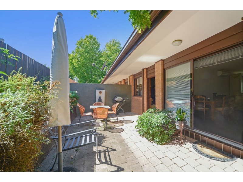 2/17 Charlton Close, Bowral NSW 2576