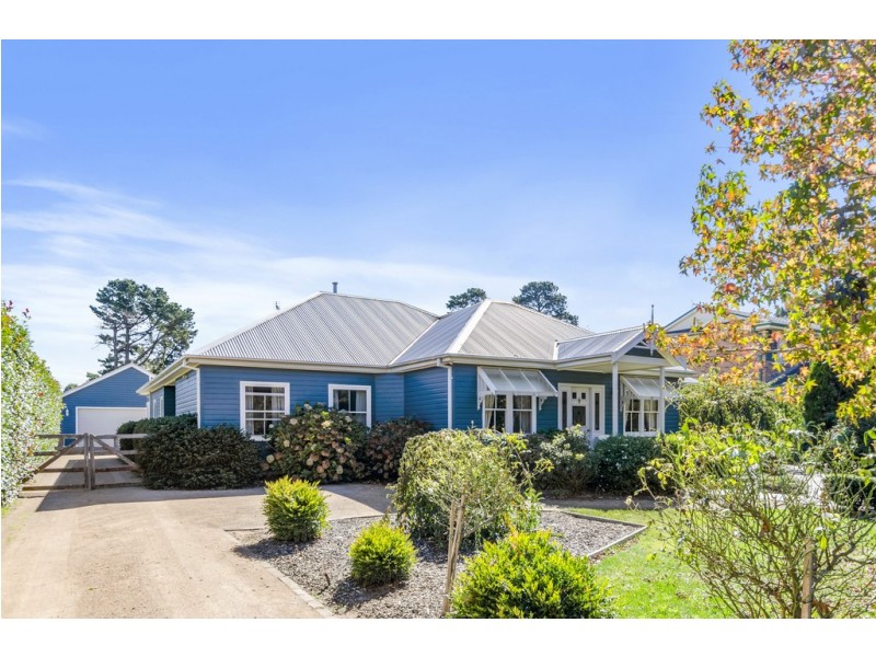 8 Isabella Way, Bowral NSW 2576
