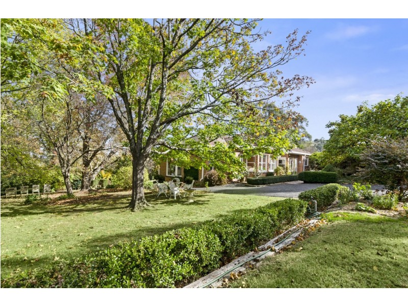 6 Merilbah Road, Bowral NSW 2576
