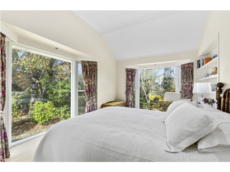 6 Merilbah Road, Bowral NSW 2576