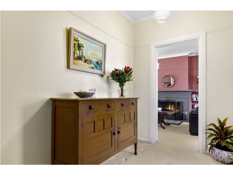 6 Merilbah Road, Bowral NSW 2576