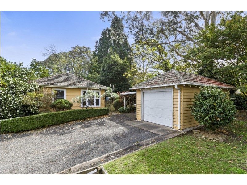 6 Merilbah Road, Bowral NSW 2576
