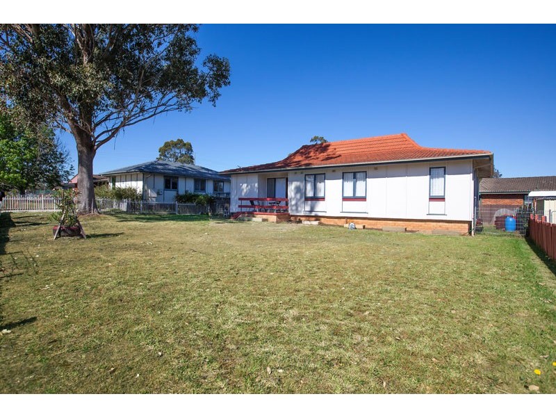 82 Eucalyptus Drive, Macquarie Fields NSW 2564