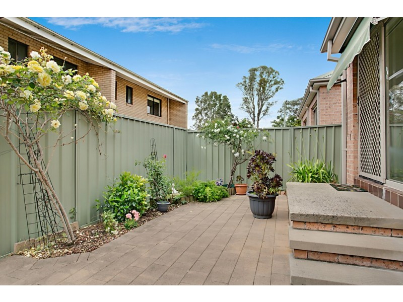 4/37 Kingsclare Street, Leumeah NSW 2560