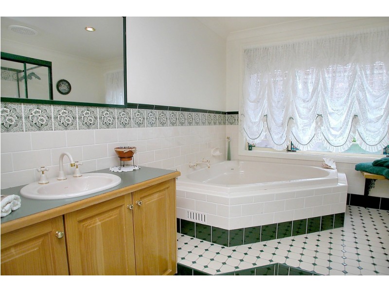 Glen Alpine NSW 2560