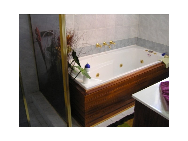 Ruse NSW 2560