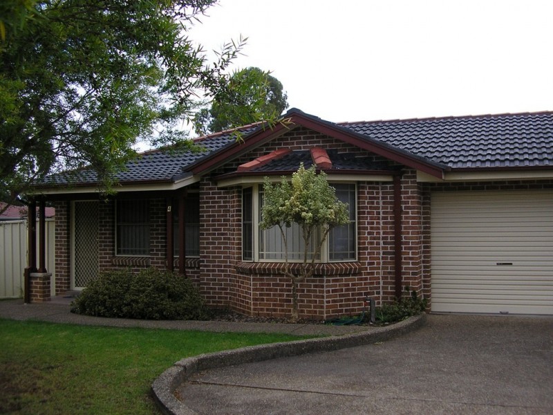 4/13A Mercedes Road, Ingleburn NSW 2565