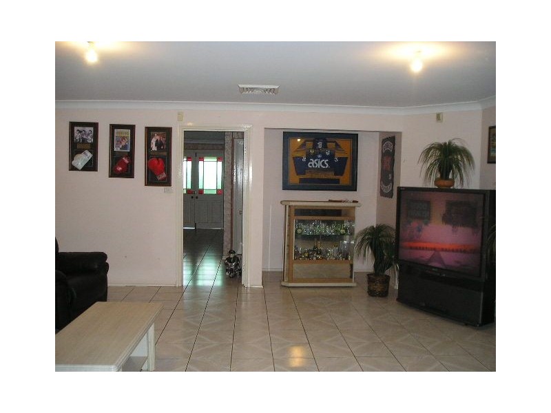 Glen Alpine NSW 2560