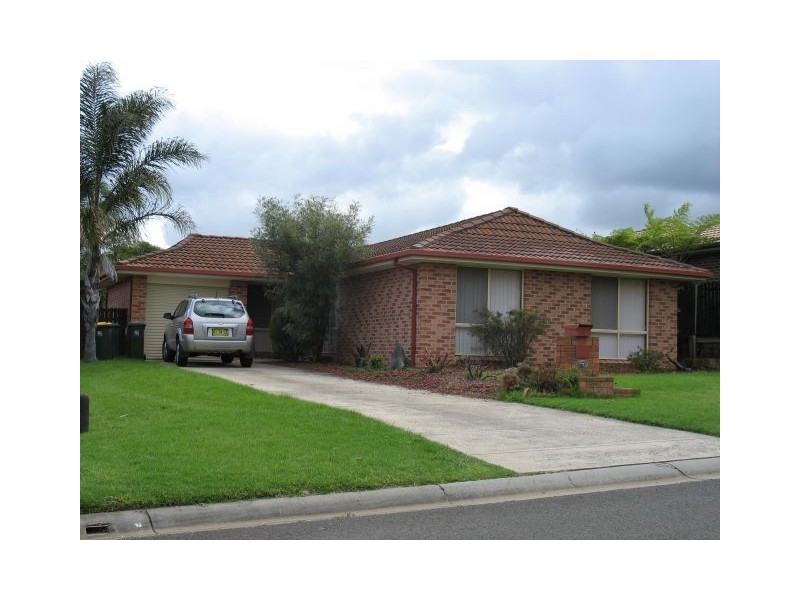 7 Pontiac Place, Ingleburn NSW 2565