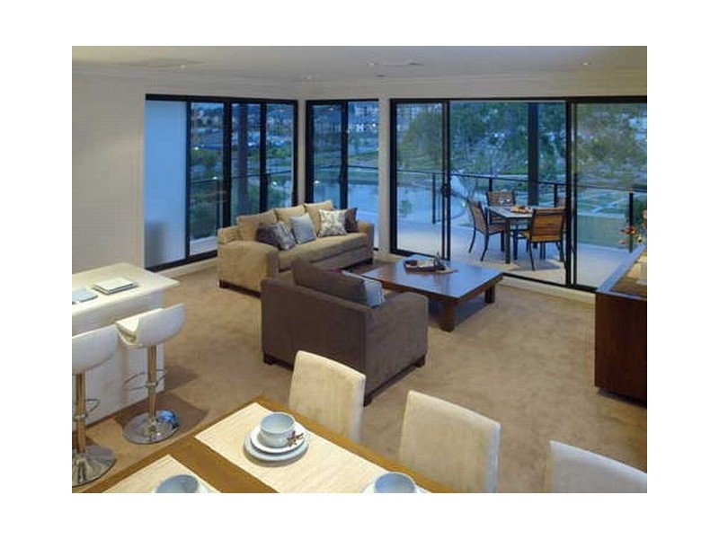 102/26 Parkside Crescent, Campbelltown NSW 2560