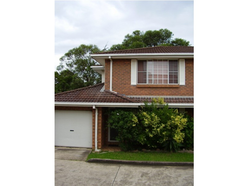 21/4 Jacquinot Place, Glenfield NSW 2167