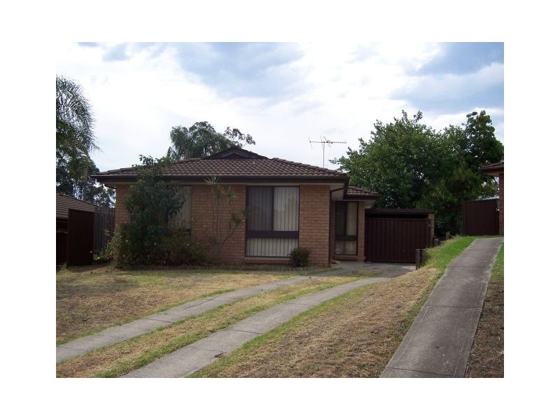 8 MORRIS PLACE, Ingleburn NSW 2565