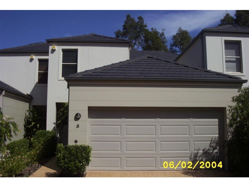 5 JANE JARVIS WAY, Macquarie Links NSW 2565