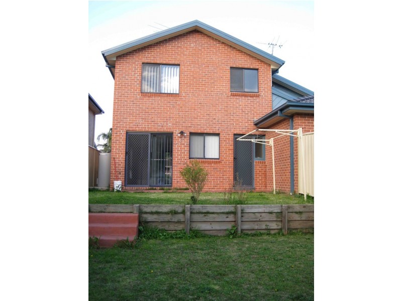 1/14 Westringia Place, Macquarie Fields NSW 2564