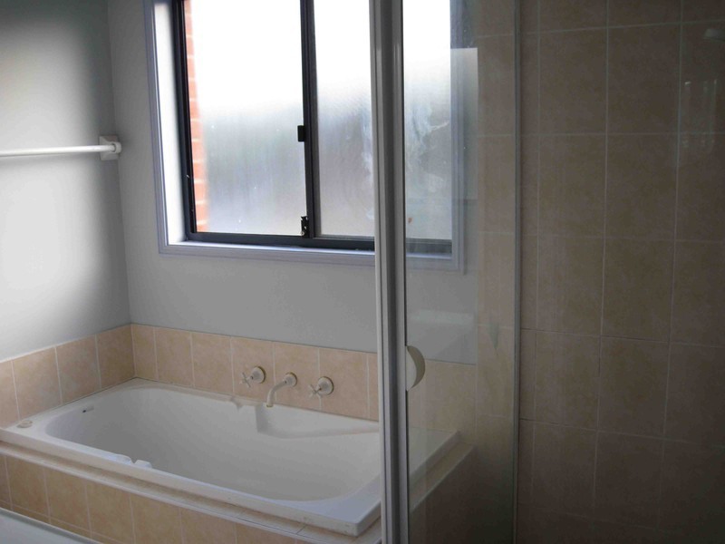 1/14 Westringia Place, Macquarie Fields NSW 2564