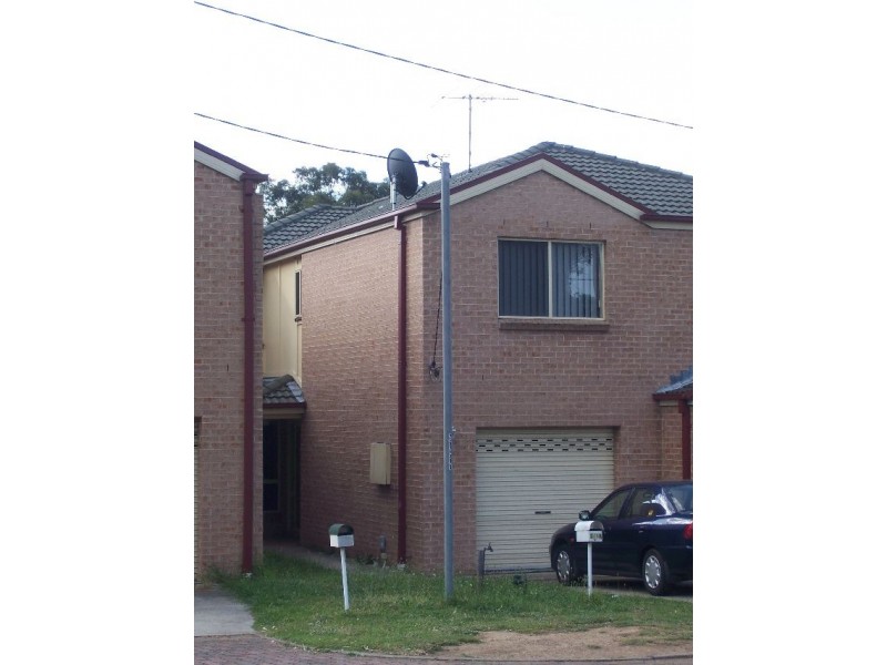 2/1a Euroka St, Ingleburn NSW 2565