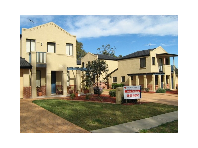 3/9-11 FOURTH AVENUE, Macquarie Fields NSW 2564