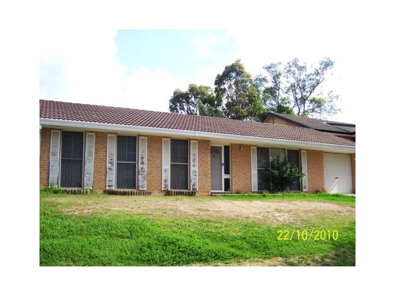 1 Bray Place, Ambarvale NSW 2560