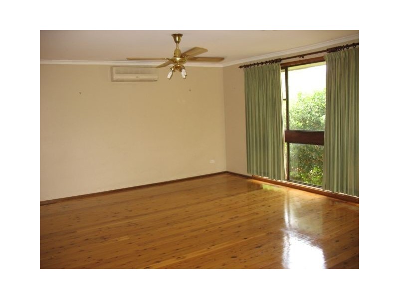 1 MALBEC PLACE, Eschol Park NSW 2558